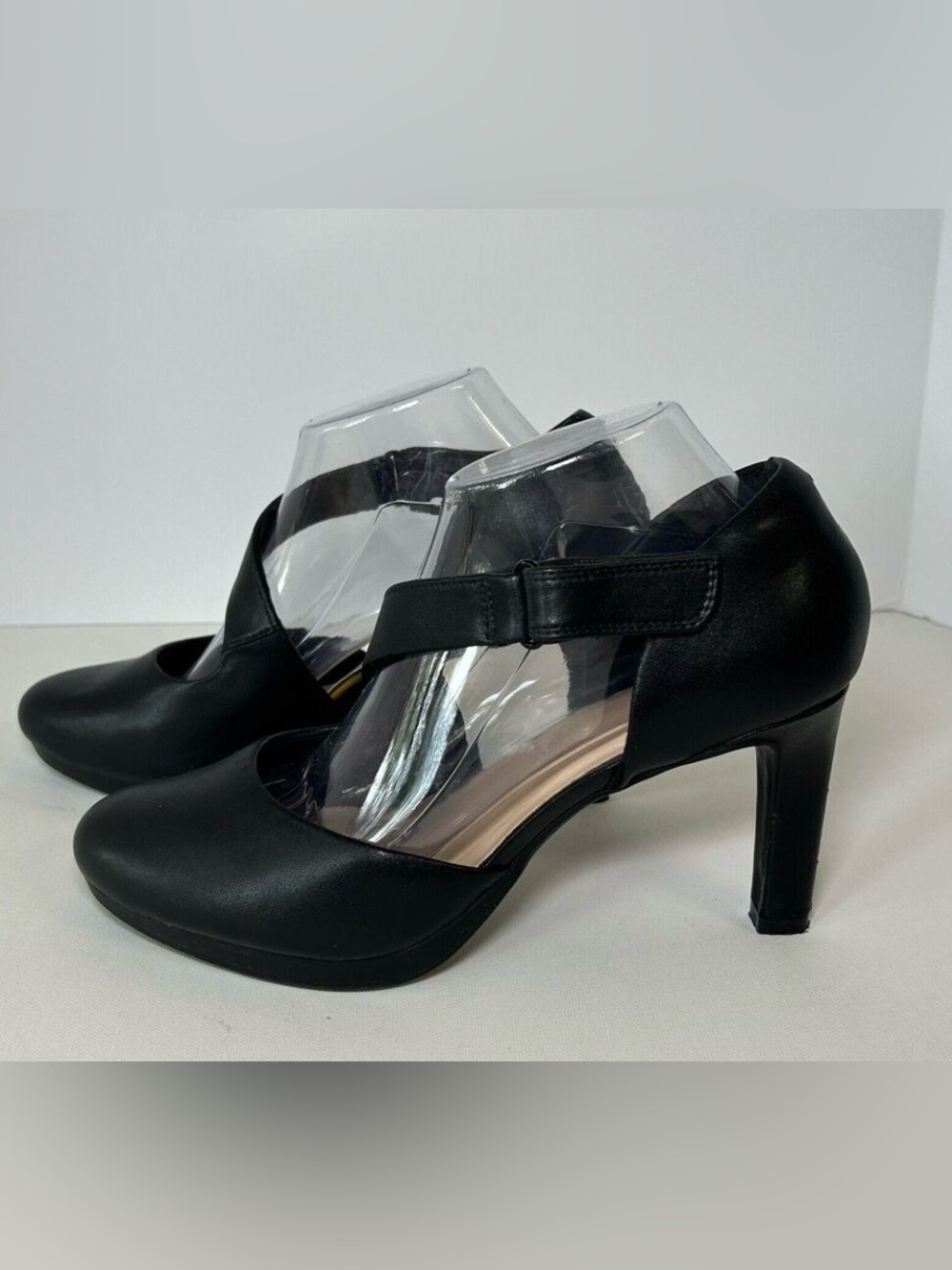 EUC-Clarks Black Mary Jane 3 inch thick Pump Heels with Strap